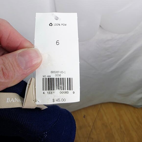 Banana Republic Navy Blue & White Striped Zipper on the Back Tank Top Size 6 New - Picture 4 of 10